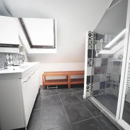 T4 Hyper Centre D' *