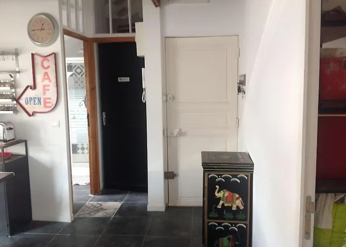 T4 Hyper Centre D' Apartman