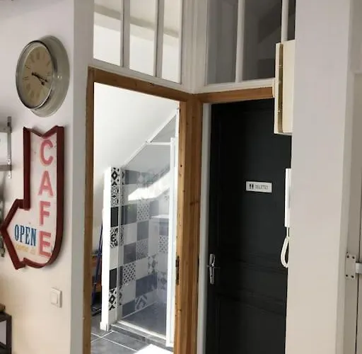 T4 Hyper Centre D' Apartman *