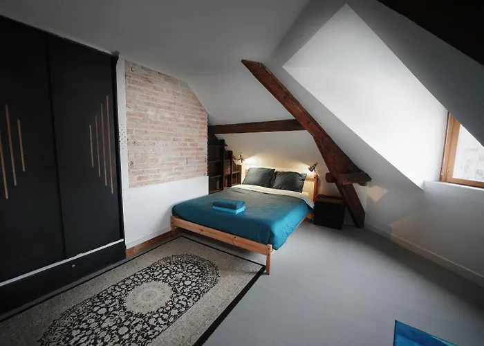 T4 Hyper Centre D' * Angers